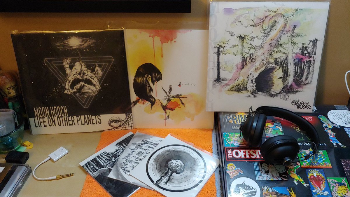 VinylApparition's tweet photo. @moonhooch absolutely psyched about finally getting all your studio albums. Can't wait to hear what you guys have in store for 2021, and hopefully I'll get to a show. Keep up the stellar tunes, you guys are on a plane of your own.
*Saxocone Intensifies!* https://t.co/dX89HYImhW