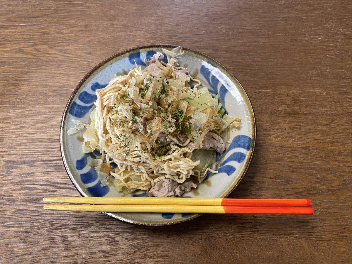 ミウラタクヤ على تويتر 面白い食材を見つけた 麺なんだけど低糖質で 高たんぱく だからお腹いっぱい パッサパサだけど そういうものと考えたら美味い てか美味い これ良きです