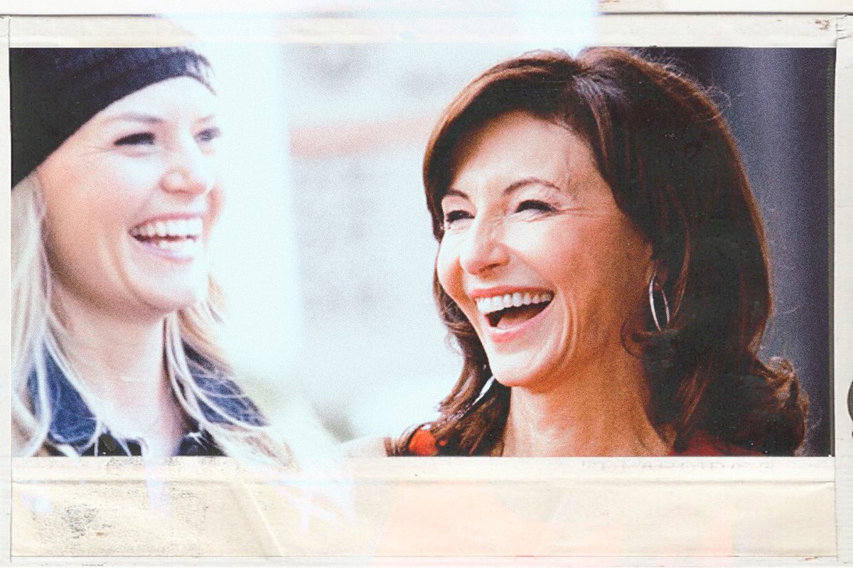 The Swan in my story, <a href="/redleatherswan/">Sheriff Swan</a>, a strong, courageous, brilliant woman with a brave soul and a Charming personality. 

Bless her heart for loving my Regina. 

#WomanCrushWednesday