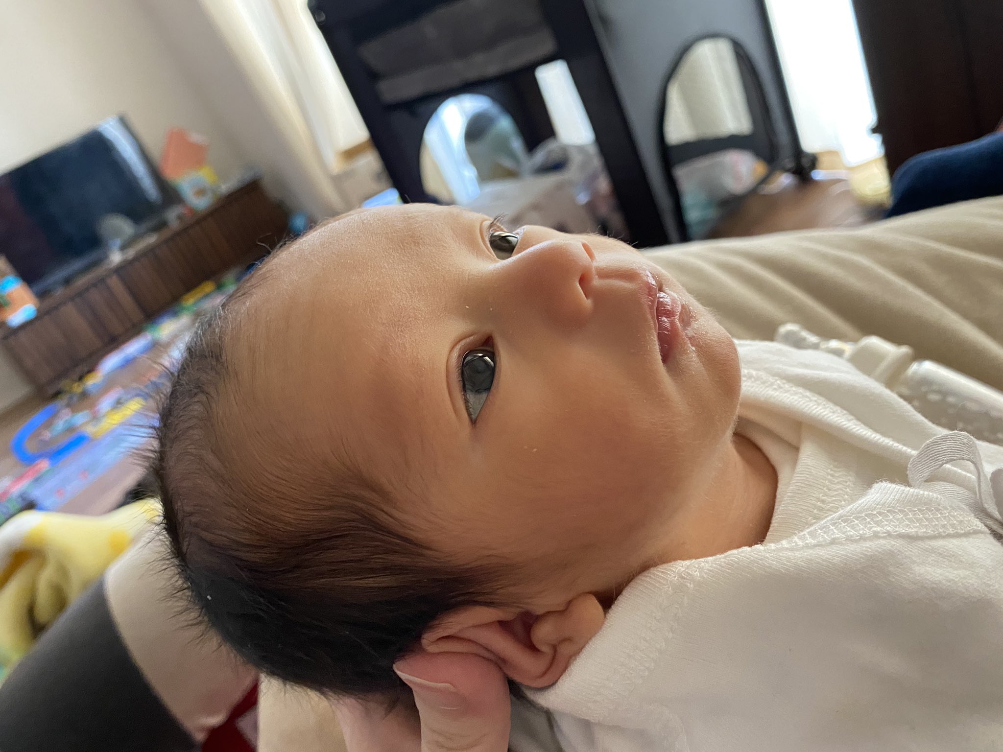 下田美咲 エッセイスト こんなに小さいのに 妙に顔ができあがっててアンバランスで可愛い 新生児 T Co 90irh0k9lw Twitter