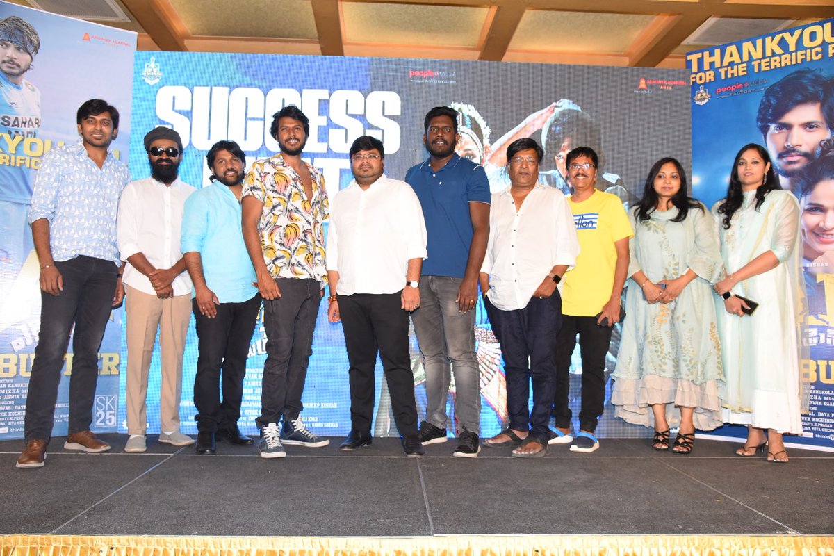 TalkiesV's tweet photo. Pics from the Success Meet of #A1Express which happened last night.
#A1Blockbuster 🏑 💥
Enjoy the game in your nearest theatres. 🤗🥅
@sundeepkishan @Itslavanya @priyadarshi_i @eyrahul #Dennis @hiphoptamizha @ChotaKPrasad @AAArtsOfficial @peoplemediafcy @TalkiesV https://t.co/Bi9AEUSN13