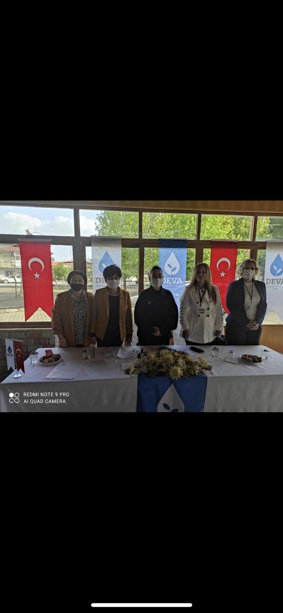 OzenKocasar's tweet photo. Genel başkanımızında arzu ettiği gibi kadınlar siyasette olmalı sözüne binaen ortaca kongresinde Divan görevini beş kadın GMYK Essum ASLAN başkanlığında yürüttük 💧🌱@OzenKocasar  @EssumAslan @SaniyeKulac @BERNAL93    @nesrinçobanocak https://t.co/yNZV2Bn3qz