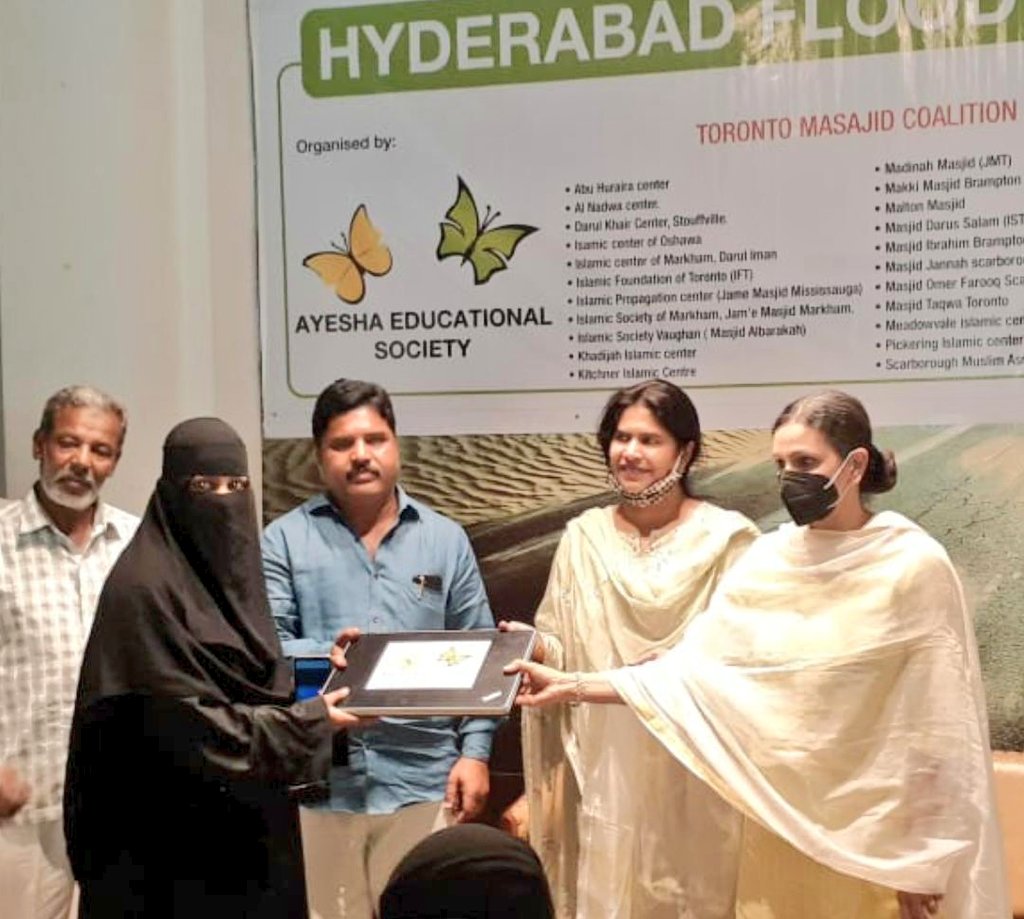 ayesharubinaa's tweet photo. Distribution of Laptops and Scholarships by Ayesha Educational Society sponsored by Islamic Foundation of Toronto for merit students hailing from downtrodden families of Flood effected areas in Hyderabad and nearby villages. (1/2) https://t.co/ZfkzlnopNo