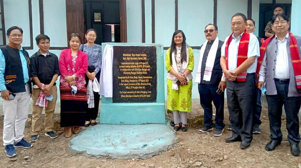 MyGovArunachal's tweet photo. DC #EastSiang, Dr Kinny Singh inaugurated the renovated boys hostel complex of Govt. HS School, Sille. This great initiative was possible under the aegis of Project-37, a crowdfunding initiative of #APCS2016 batch officers, in collaboration with Sille-Oyan Banggo & #LBSU. https://t.co/TVuCJs8rZr