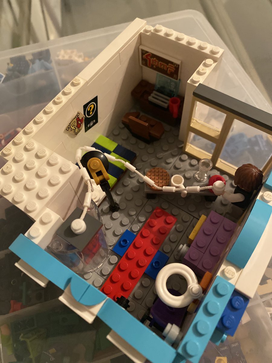 HasBeenJax's tweet photo. #Lego Peter Parker’s room https://t.co/nEsLyQJTnZ