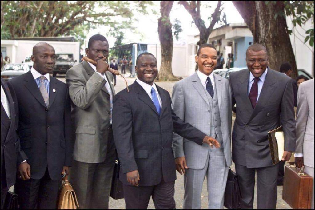 SOROKGUILLAUME's tweet photo. Je me souviens comme si c’était hier! Nos premiers pas dans un gouvernement! L’innocence et la crédulité que la vie (notre vie ) serait comme le courant d’une eau pure et tranquille. https://t.co/N2fuSpUdf4