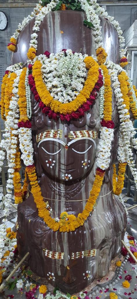 पशुपतिनाथ मन्दिर भारत देश के मध्य प्रदेश राज्य के मन्दसौर जिले में स्थित एक प्राचीन मन्दिर है।
#हर_हर_महादेव
#शिवभक्त_मंदसौर