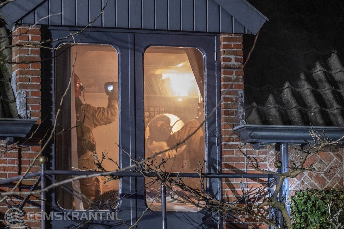 Schoorsteenbrand in Delfzijl breidt zich uit naar slaapkamer..