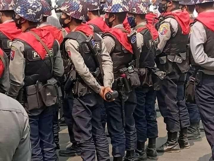 Mogok(Mandalay Division), Brutal crack down happening since Terrorists used tear-gas bombs and live ammunitions.
There's not enough media coverage so number of injured and arrested is hard to confirm yet But a lot are arrested by Terrorists.
#WhatsHappeningInMyanmar
#Mar11Coup