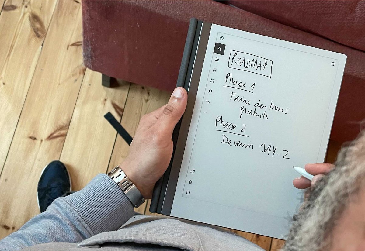 Coucou, voilà l'épisode du jour. On parle de nos gadgets d'écriture électronique dont:
- la tablette <a href="/remarkablepaper/">reMarkable</a>
- la Freewrite Traveller de <a href="/Astrohaus/">Astrohaus</a>
- le clavier BÉPO
et puis des petites recommendations à la cool
amourchips.com/juste-nous-7-e…