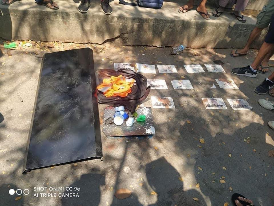 MayOfficial6's tweet photo. TW : Death,Headshot, Blood

Military terrorists shot with live bullets to crackdown the strike in North Dagon! The one who were in the front line protection was shot in the head and passed away on the spot😭😭 Another one was shot in the pubic!
#WhatsHappeningInMyanmar
#Mar11Coup https://t.co/O4uhPKRH8O