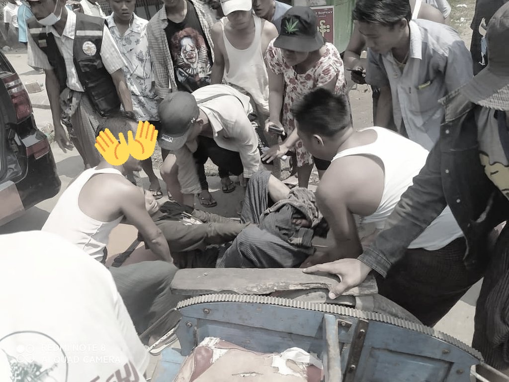TW//Blood, Gunshots &amp; Violence

#Bago One died after being shot into the head &amp; another got shot to the legs in Bago Tsp .

STOP ONSLAUGHT

#WhatsHappeningInMyanmar
#Mar11Coup
©®pic