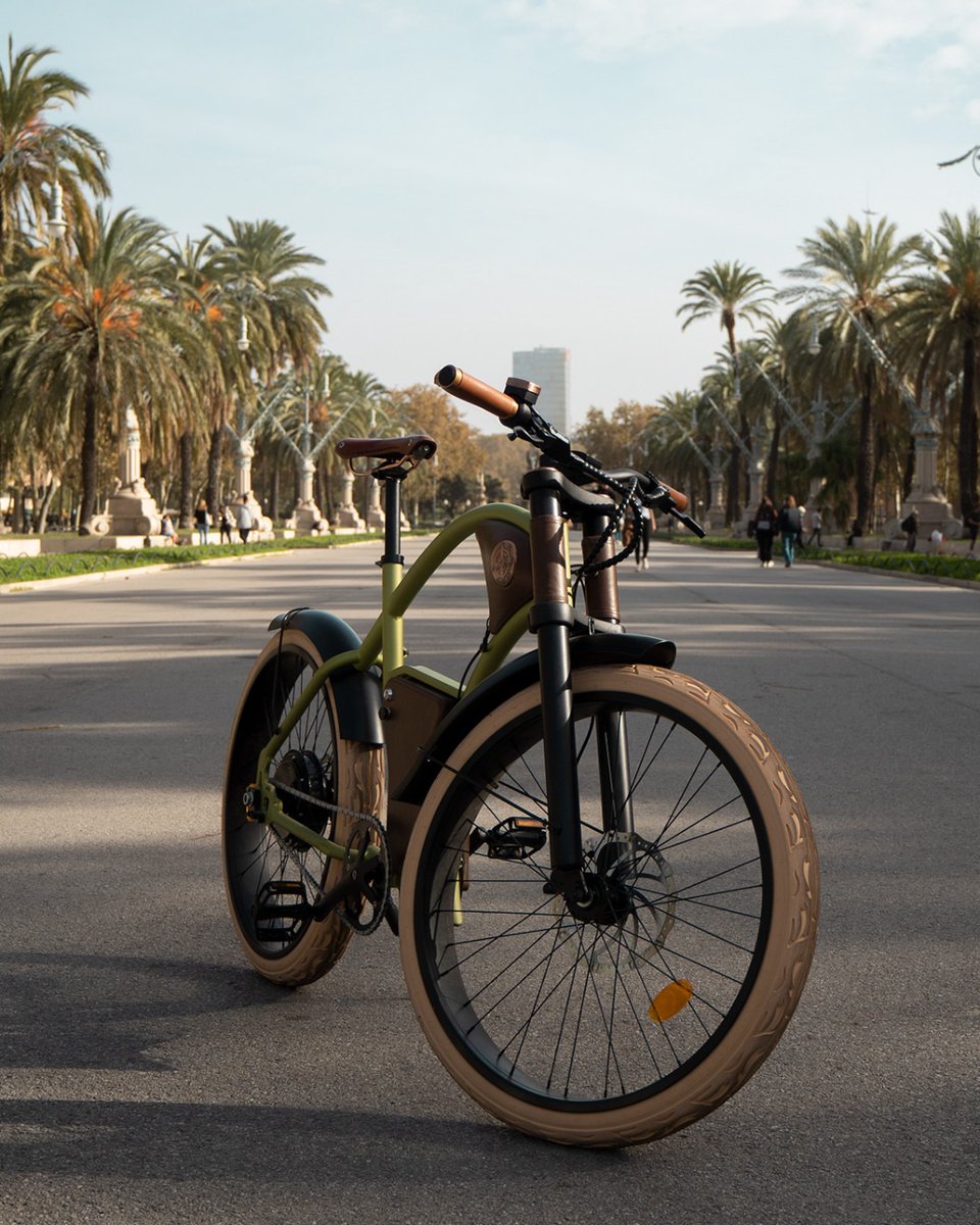Binnenkort te zien en beschikbaar in <a href="/8500Kortrijk/">Stad Kortrijk</a> in plaats van de Ramblas in @Barcelona 

Rayvolt officiële verdeelpunt in Kortrijk en Bilzen. 

Oh yeah...

#vintage #ebike #fiets