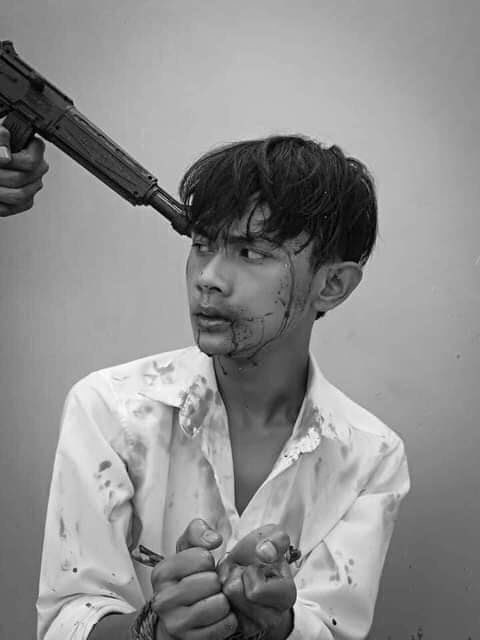 BoOwn6's tweet photo. Myanmar Junta (Terrorist) has changed their tactics. They don't shoot the protesters during the day, to avoid being recorded.

They are now arresting people in the middle of the night. Beating them to death and releasing the dead bodies the following morning.

#MilkTeaAlliance https://t.co/V7Ue6ofW0G