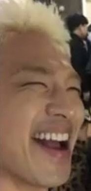 CrownedBIGBANG's tweet photo. Daesung: Ya hyung! I thought Jiyongie hyung was the one with big mouth?
Youngbae: ✨ dOpE cHanNel cOnGratZz✨ https://t.co/vXNz3mAQXY