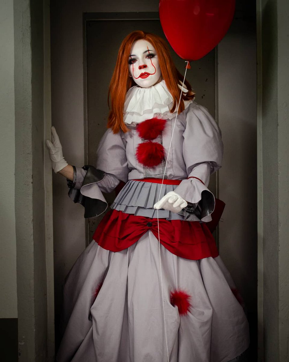 Do you want a balloon🎈
°
This cosplay is 100% selfmade... and I hated it but I love this dress
#pennywise #dress #cosplay #selfmade #pennywisecosplay #makeup #halloween