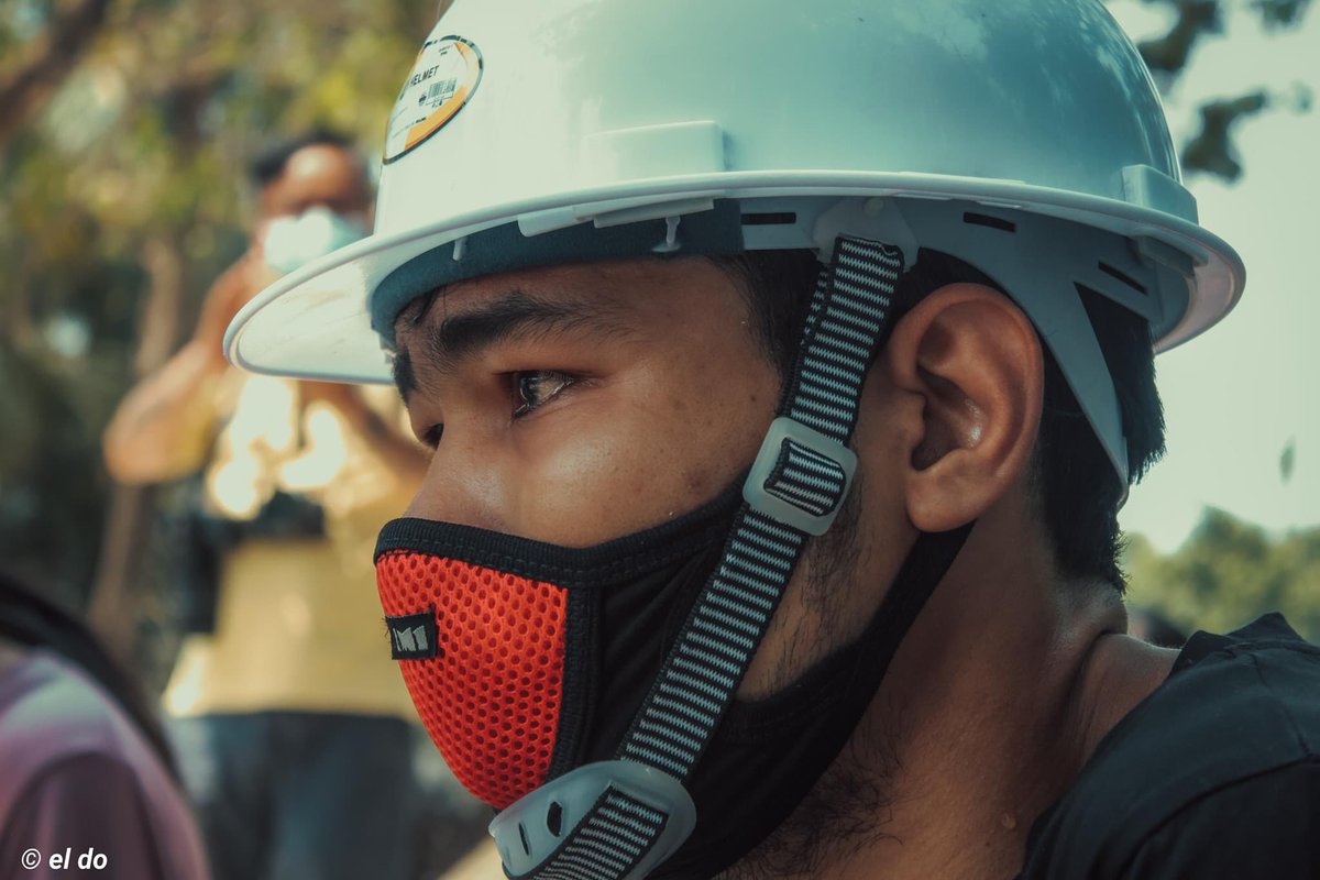 maytoekhine's tweet image. We see people dying infront of us everyday yet there’s nothing we can do to help. Children at home waiting for their parents to come home w/o knowing they never will again. We’re losing our loved ones everyday. How many more lives till justice prevails #WhatsHappeningInMyanmar