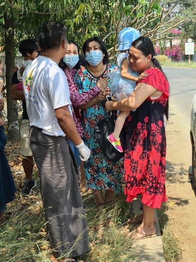 Live ammunition used by Myanmar military terrorists to disperse the peaceful protesters penetrated the steel shield and went into a person’s temple. He was killed on spot. #WhatsHappeningInMyanmar #Mar11Coup <a href="/RapporteurUn/">UN Special Rapporteur Tom Andrews</a> <a href="/freya_cole/">Freya Cole</a> <a href="/YourAnonCentral/">Anonymous</a> <a href="/UN/">United Nations</a>