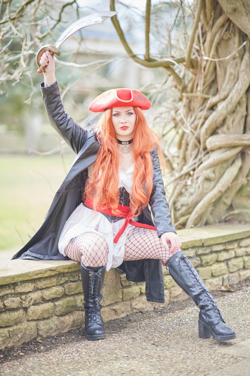 PattyCakesOffi1's tweet photo. #PiratesoftheCaribbean #piratecosplay #cosplay #cosplaymodel https://t.co/Bw55BSY2m0