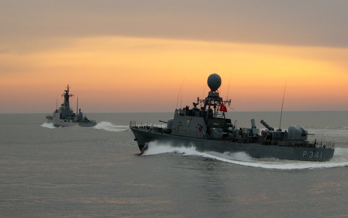 Değerli Komutanım, usta hücumbotçu, son nefesine kadar asker ve sivil yüzerce insana denizciliği öğreten, sevdiren ve Mavi Vatan neferi yapan Emekli Deniz Albay Fevzi Tosun'u özlem ve saygıyla anıyoruz.