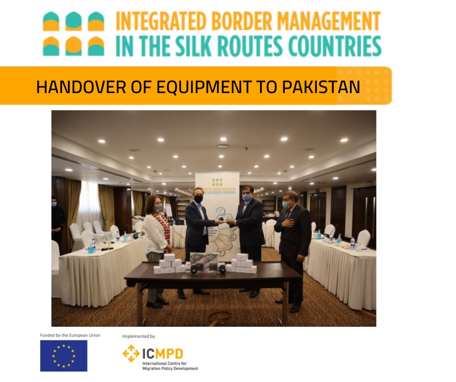 BudapestProcess's tweet image. #Pakistan has been given 100 books on Basic Knowledge Document Recognition and 100 magnifiers for front line Immigration Officers 🇵🇰🔍📚

More⬇️
budapestprocess.org/news-events/ne…

Funded by the European Union 🇪🇺 Implemented by 
@ICMPD

#SilkRoutes #IntegratedBorderManagement #migration