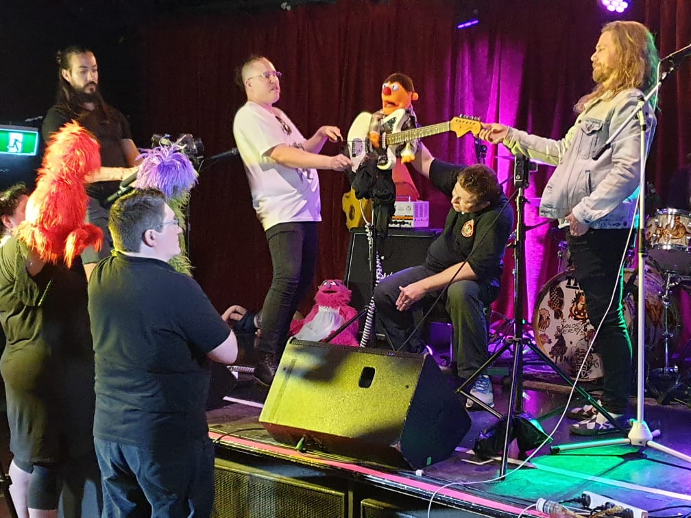 On Monday 8th March 2021, Larrikin Puppets worked with Brisbane band Gutterfire and production company Red Tape Pictures on a new music video. 😃

Here are the details about our film and TV work, and examples: larrikinpuppets.com.au/film-and-tv/