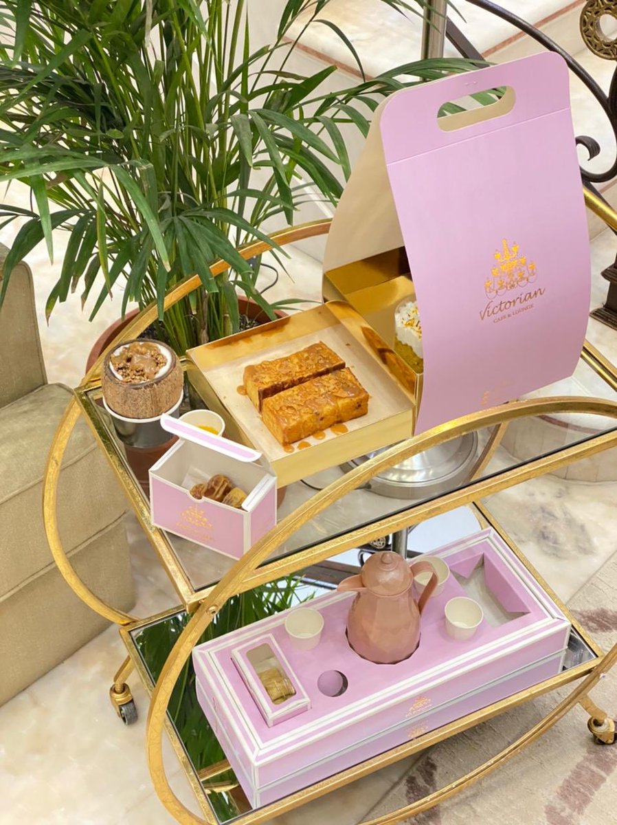 victorian_cafe's tweet photo. بما ان اليوم #الخميس_الونيس

نقدّم لكم #بوكس_الهـبّه 

لجمعاتكم صنعنا لكم بكل حب💕 بوكس حلويات متنوّع وبوكس قهوه ..
حابين تزورون احد او تهدون احد يوصله بأي مكان في #الرياض ويكون مع بكج البوكس عود وورد 🌹

تقدرون تطلبون عن طريق :
انستغرام : Victorian_cafe_lounge
واتس : 0502887571 https://t.co/pM5WLXDW2W