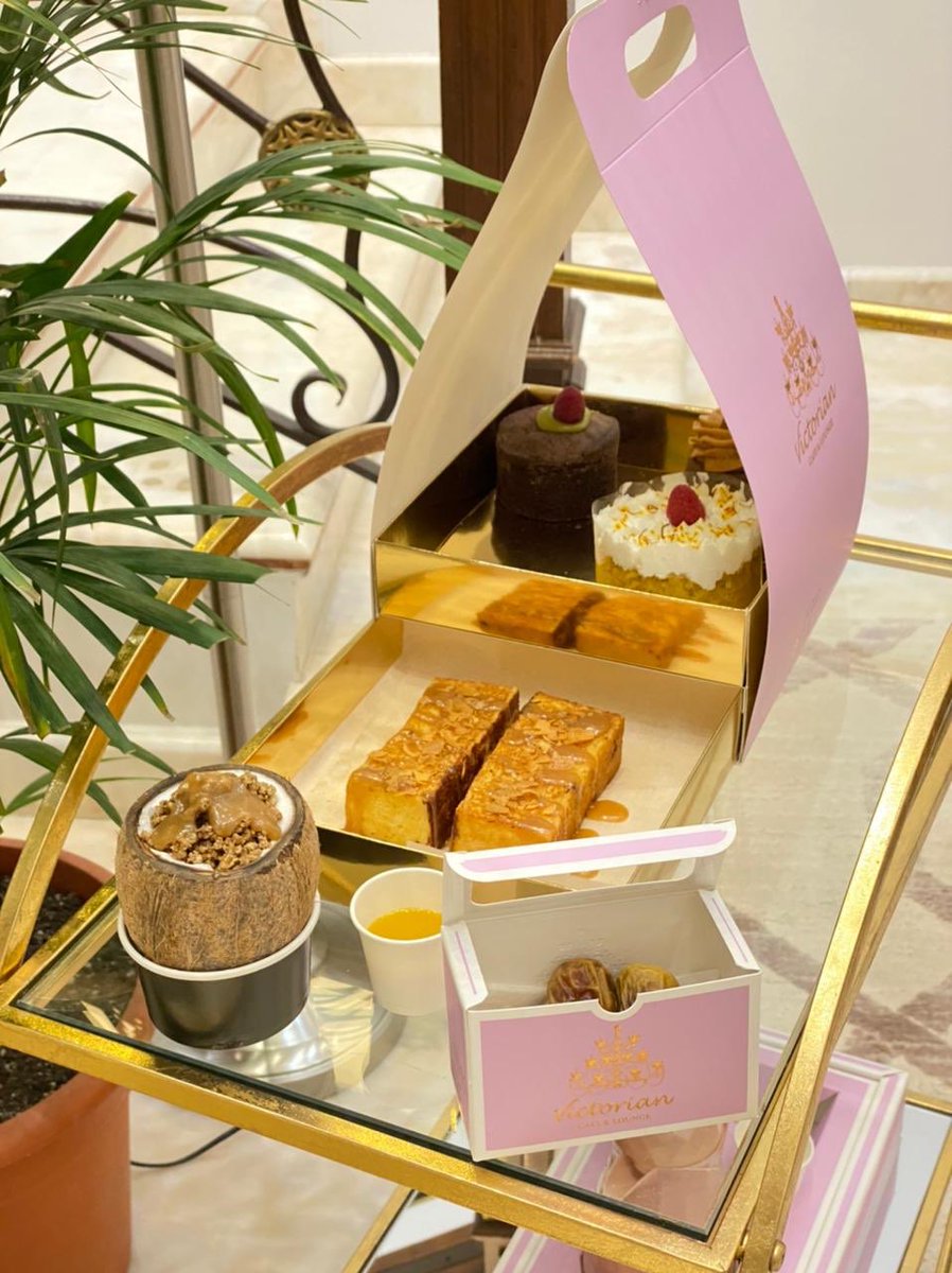 victorian_cafe's tweet photo. بما ان اليوم #الخميس_الونيس

نقدّم لكم #بوكس_الهـبّه 

لجمعاتكم صنعنا لكم بكل حب💕 بوكس حلويات متنوّع وبوكس قهوه ..
حابين تزورون احد او تهدون احد يوصله بأي مكان في #الرياض ويكون مع بكج البوكس عود وورد 🌹

تقدرون تطلبون عن طريق :
انستغرام : Victorian_cafe_lounge
واتس : 0502887571 https://t.co/pM5WLXDW2W