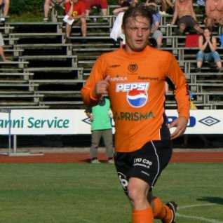 sjkjuniorit's tweet photo. Erinomaisen hyvää syntymäpäivää seuralegenda Mikael Muurimäki... Ihan poika vielä, 41 v. #tp55 #sjkjuniorit #apollo #sjk #meidänkerho #mustatuntuu #pinkitkoirat https://t.co/FYXX1FK1nE