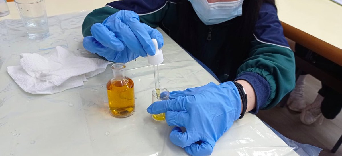 sostAMB's tweet photo. El 8/03, l’ @escolaloreig de l’@AjPalleja va analitzar paràmetres fisicoquímics de l’aigua💧 per al seu projecte #ApSAmbiental, el qual té per objectiu saber l’estat de l’aigua al Torrent dels Bufadors. 

Us seguirem informant!

#ServeiComunitariAmbiental 
#CompartimUnFutur https://t.co/rYOk8H0qb7