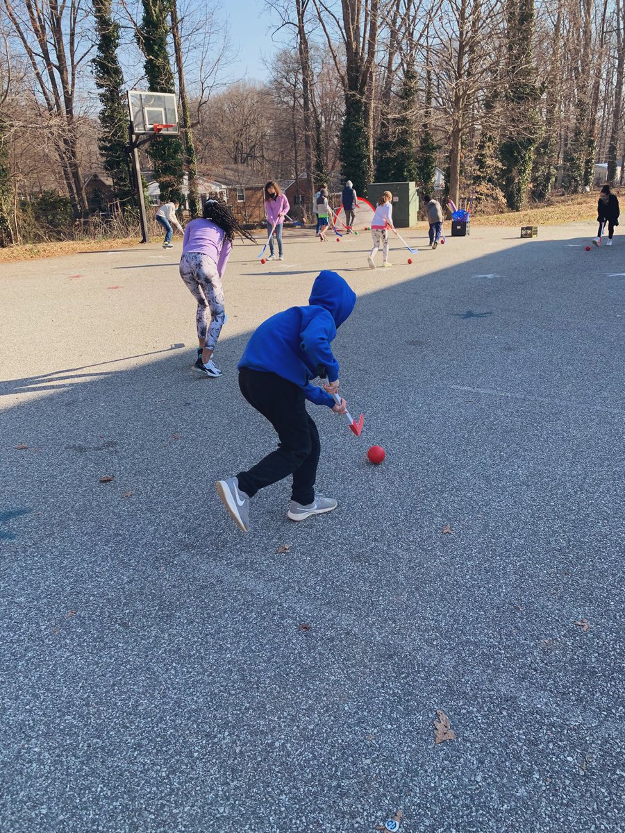 3rd-5th grade Ss this week are learning hockey! They were challenged to dribble and pass to a goal, to a partner, or both. Next week Ss will learn defense scenarios such as 1v1, 2v1, and 2v2! 🏒🏑 <a href="/judyfowler/">Judy A. Fowler, Ph.D.</a> <a href="/GCShealthandpe/">GCS Health and PE</a> @PEfowlerRocks10 <a href="/MoreheadStars/">Morehead Elementary School Stars</a>