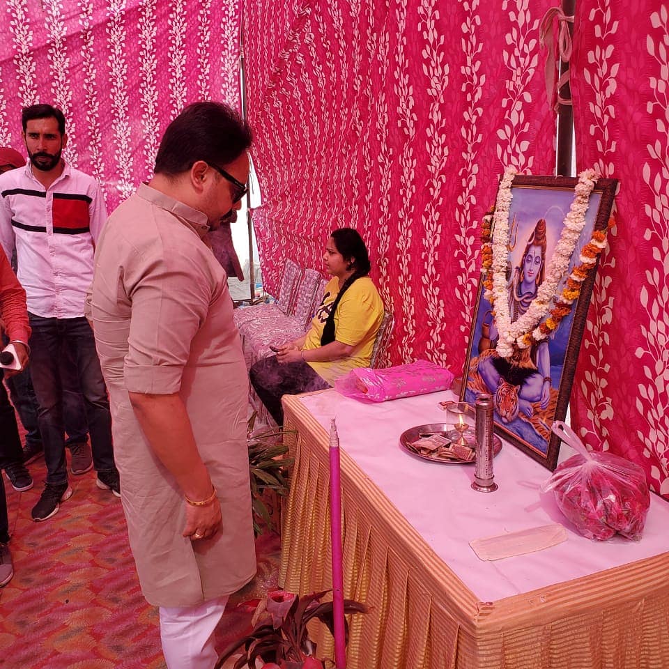 ParvinderLapran's tweet photo. Wishing all my friends and well wishers a very happy Maha Shivratri... My God bless you all with lot of happiness and good health... Om Namha Shiva...Har har Mahadev....
#ParvinderLapran
#HalkaAtamNagar https://t.co/H8N1Coxp2l