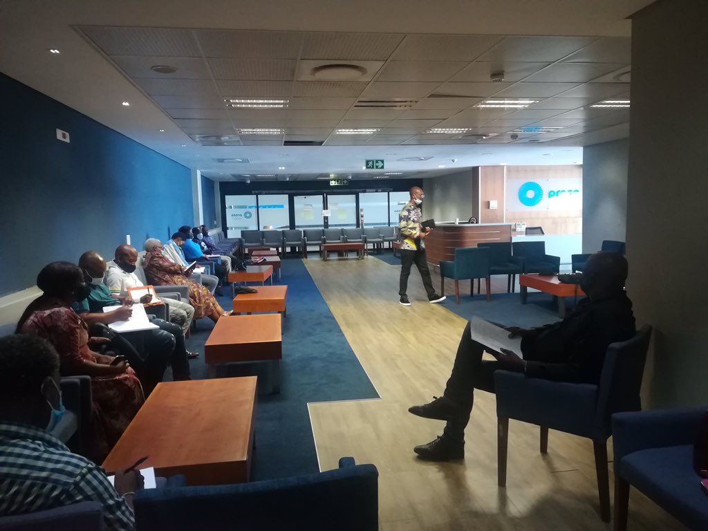 Metrorail_kzn's tweet photo. PRASA Marketing and Communications Head of Department Mr Zama “Mtshana” Nomnganga, Community Policing Forum (Rail), Members of UCV,and Ward Councillors in a meeting to discuss the People’s Responsibility to Protect Programme rollout. #PRASAStakeholderEngagements #PR2P #Siyaqhuba https://t.co/WeMktZokZ9
