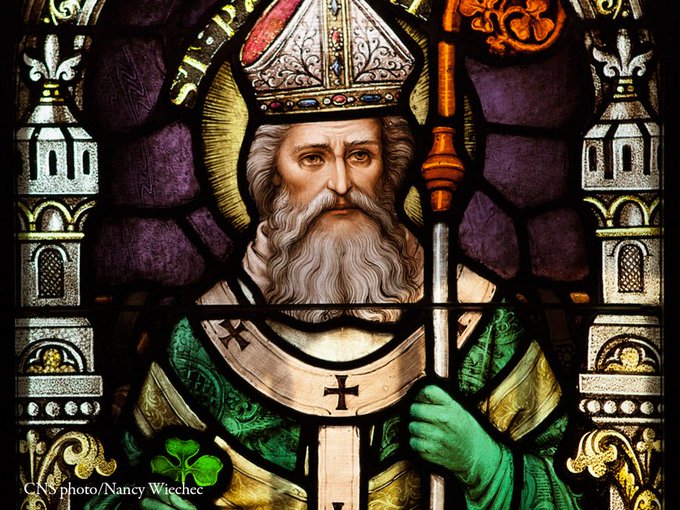 EFEMERIDES!!! Hoy es el día de San Patricio Obispo, protector de Irlanda. Dedicó su vida a ser misionero. Es venerado por la Iglesia Católica, la Iglesia de Inglaterra, la de Irlanda y la Ortodoxa.