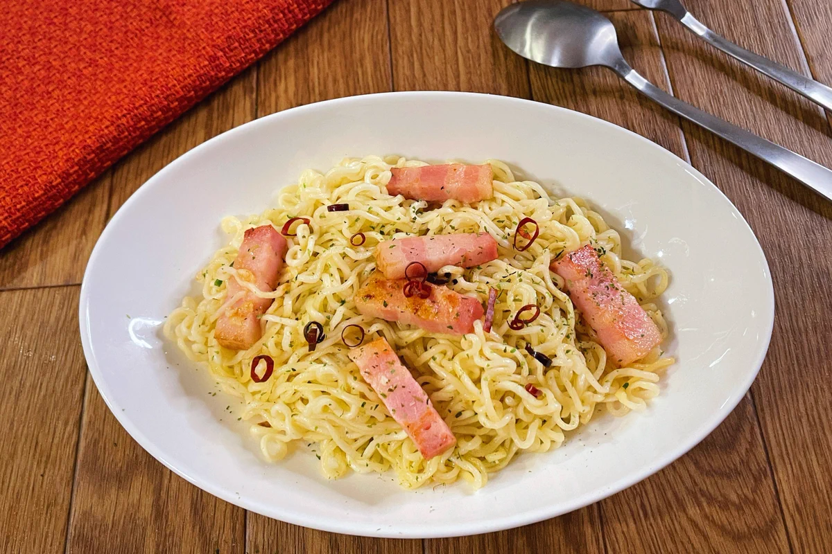 インスタントラーメンがペペロンチーノに？！サッポロ一番のアレンジレシピ！