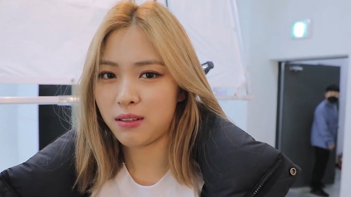 archiveryujin's tweet photo. she is the prettiest https://t.co/qzvY0RTLYO