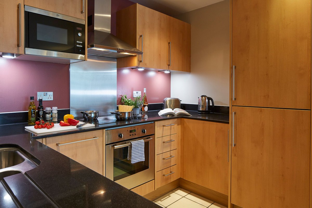 MarlinHotels's tweet photo. What’s on the menu for tonight? Our Empire Square London Bridge serviced apartments are located next to a Tesco Express, allowing you to spend more time cooking your favourite meals! 
https://t.co/ctfFbS70Fo
 #MarlinLondon https://t.co/FUXyKH7IjQ