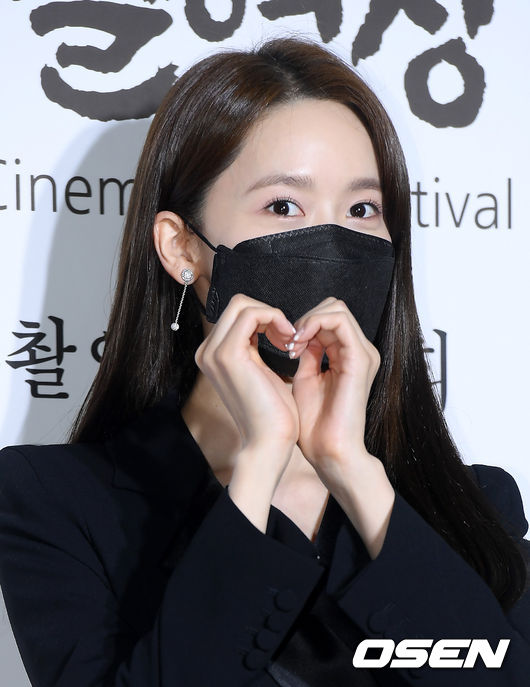 boom13003's tweet photo. ยุนอา เข้าร่วมพรมแดงงาน Golden Film Awards ครั้งที่ 40 ที่ Ophelis Wedding Hall กรุงโซล วันนี้ค่ะ https://t.co/nn8D4kJrxw