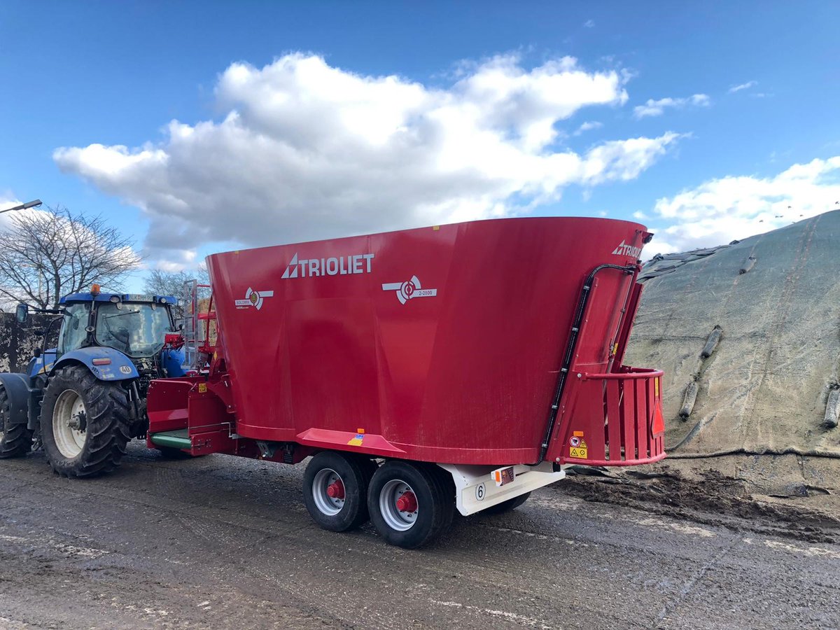 TriolietENG's tweet photo. Commissioning of a Solomix 2 2800 VLH-B-T feed mixer in Germany. The machine is equipped with a Shifttronic 2-speed  powershift transmission and a premix door. We wish the customer all the best with the machine. 
#feedmixer #tmrmixer #mixerwagon #dietfeeder #shifttronic #solomix https://t.co/IqE1hgFNfv