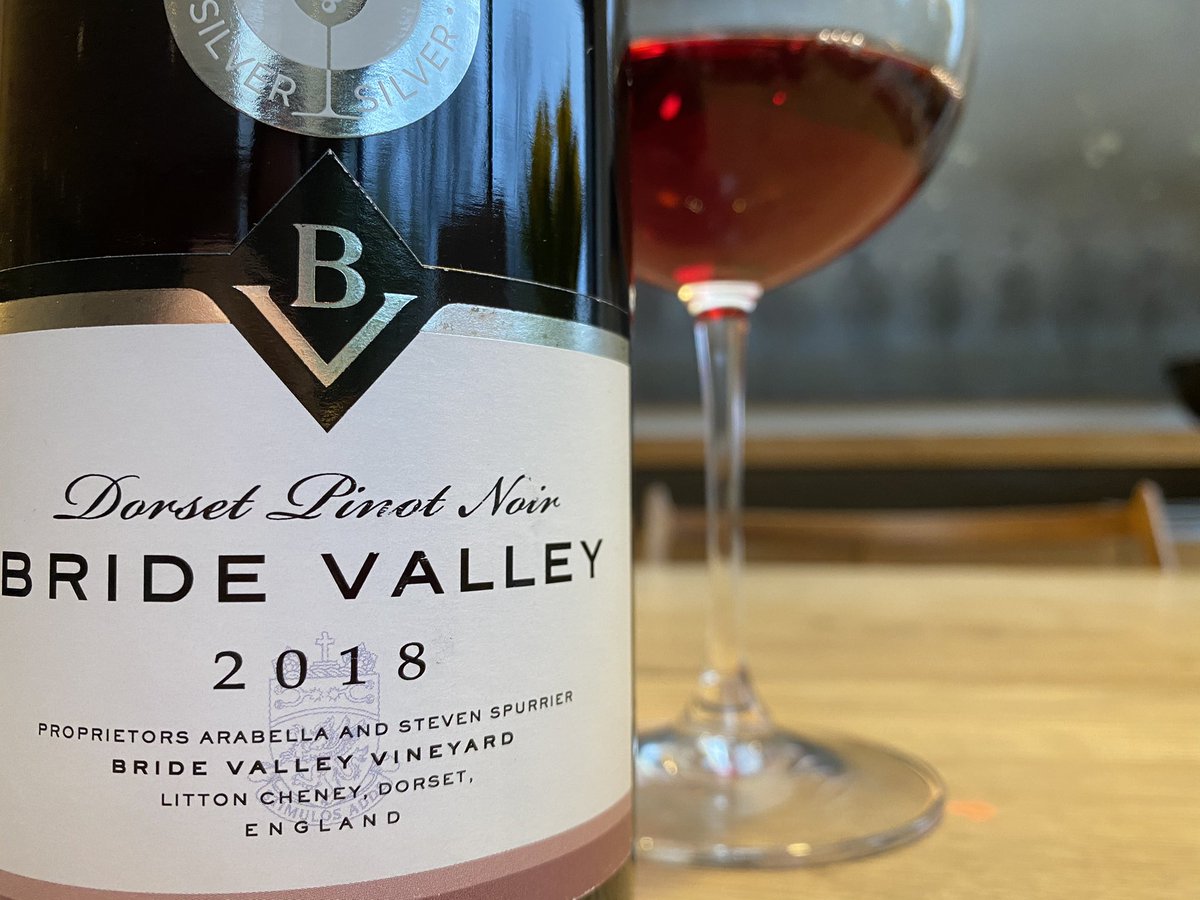 wineschools's tweet photo. The very best way to celebrate the life and legacy of a truly great man of wine? Drink his Pinot Noir 🍷🖤 My tribute to Steven, whose fine legacy lives on, not just in wine but in the many people he helped inspire and uplift. Let’s all buy his Pinot 🙏 https://t.co/iZ0pudmNxH https://t.co/grNjydY7m5