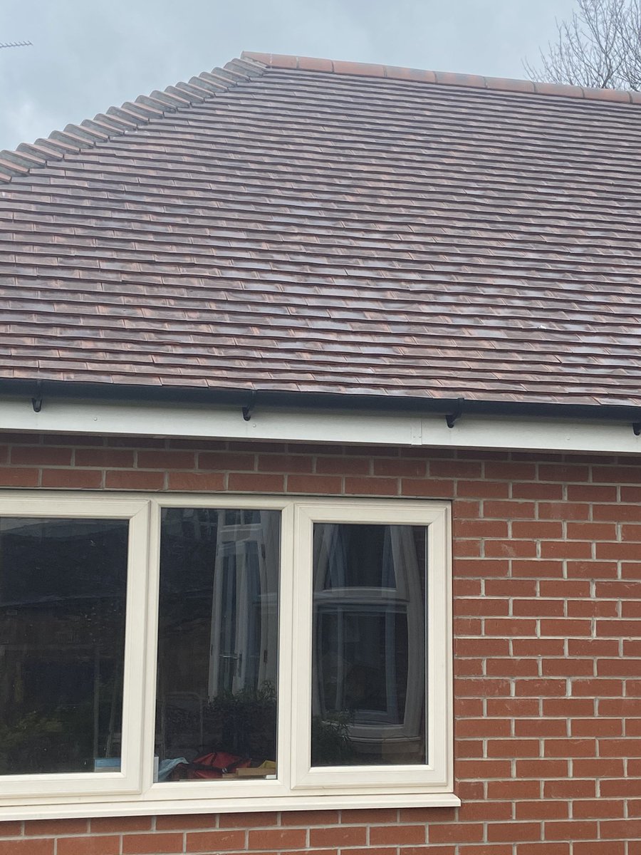 broadway1510's tweet image. Fitting these roof vents today into the garage. Tad breezy but I will cope