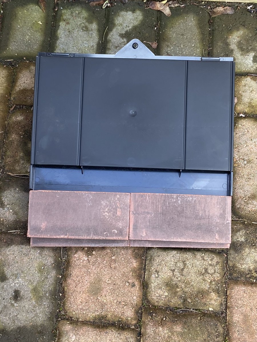 broadway1510's tweet image. Fitting these roof vents today into the garage. Tad breezy but I will cope