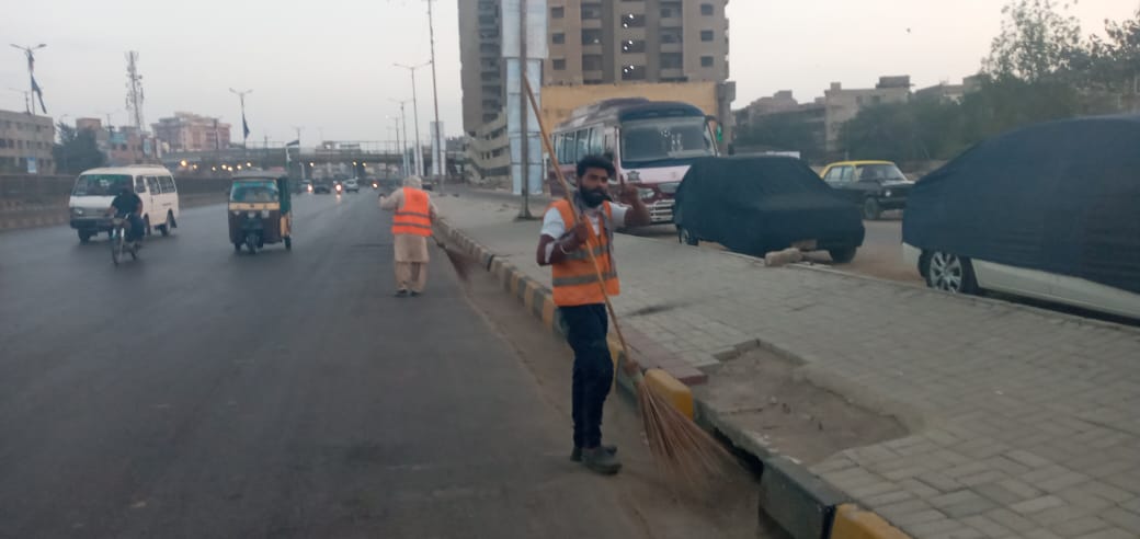 DMCCentralOffi1's tweet photo. Saima Bridge Nawab Siddiq Ali Road Nazimabad Sweeping  11-03-2021
@mb_dharejo https://t.co/MowWvQvZbi