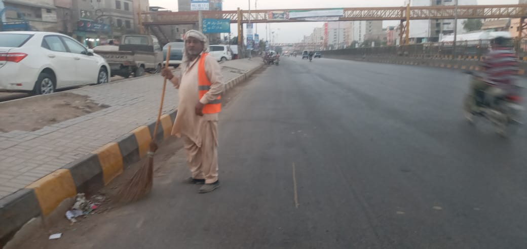 DMCCentralOffi1's tweet photo. Saima Bridge Nawab Siddiq Ali Road Nazimabad Sweeping  11-03-2021
@mb_dharejo https://t.co/MowWvQvZbi
