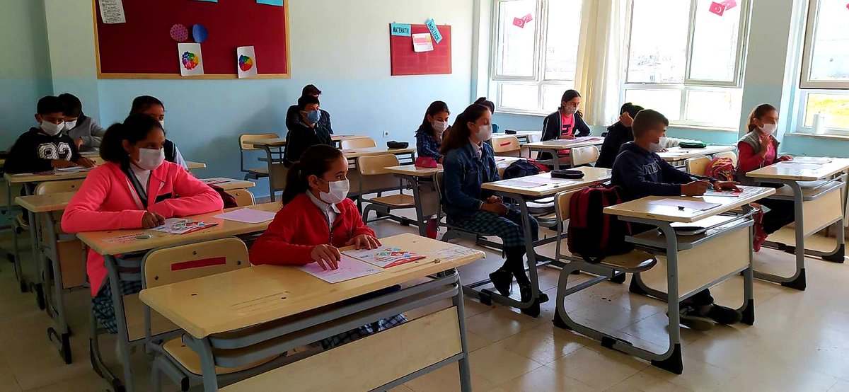 ulger_gucer's tweet photo. 8. Sınıf öğrencilerimize pandemi tedbirlerini alarak LGS 2. Deneme sınavımızı gerçekleştirdik. Emeği geçen arkadaşlara teşekkürler 
@PolateliMem @KilisMem 
@EminAKKURT79 @mstfkrtlms027 
@mu_soysal @ziyaselcuk https://t.co/1iOYNHp7f7