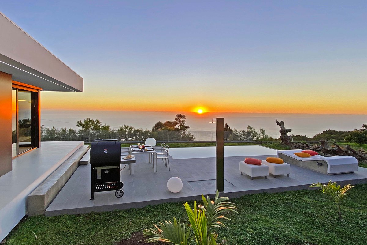 LCCanarias's tweet photo. Looking forward to Spring... and what better treat is there than our new Villa Mango on La Palma #canaryislands 😍--> https://t.co/Bm6U9nxCR4 https://t.co/u1v97wBJAY