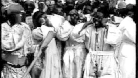 ecris_le_tien's tweet photo. C'est une voix qui aura marqué des générations de Sénégalais, de mourides notamment. Serigne Ablaye Niang, chanteur de xassida, est décédé un mercredi 11 mars 2020 à Saint-Louis. https://t.co/aCFhAQAFcM