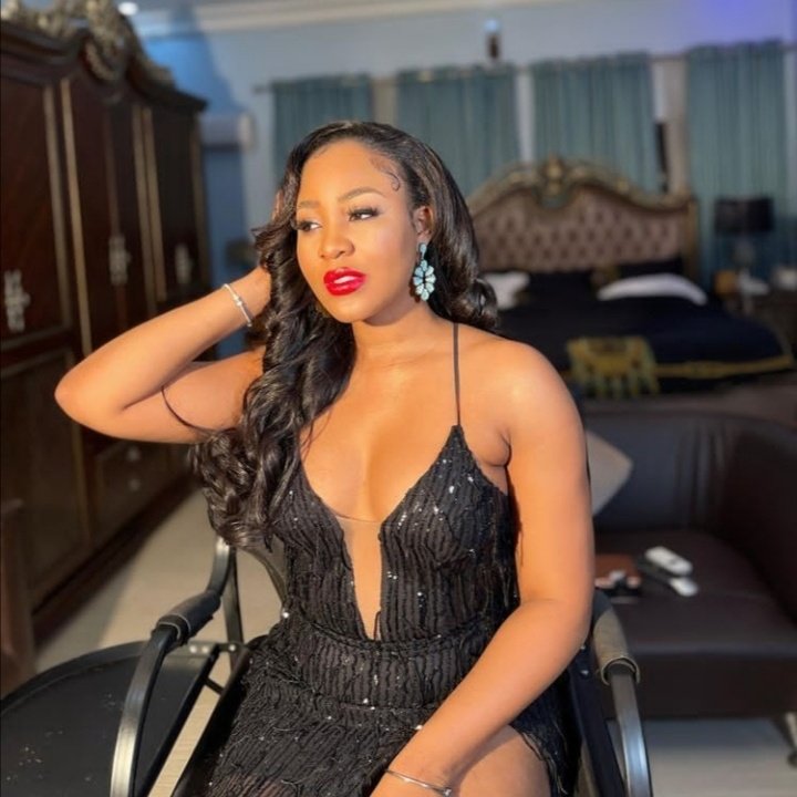 rx_penguin's tweet photo. Allah tsarki kyakyawa ๐คฒ God dey create
this woman too fine abeg
#EricaOnFire #EricaTheStandard https://t.co/9NFfwtTFZB
