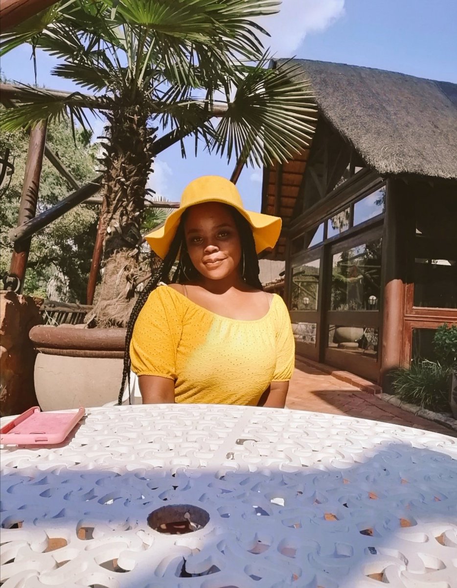 lusiwe_m's tweet photo. Alexa, play Brown Skin by Cam the Artisan https://t.co/yLoffoZNJ5