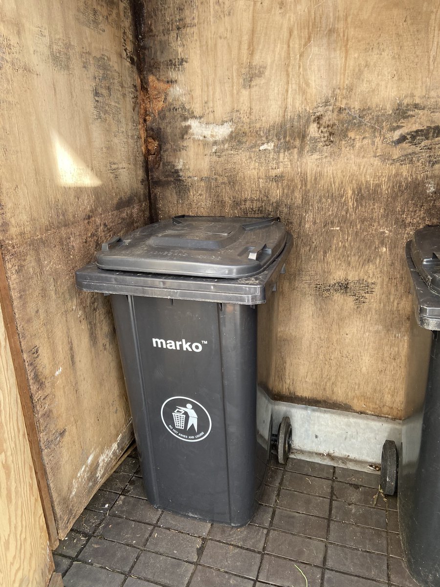 Issigonis_House's tweet photo. Thanks @sbhglondon for neglecting us and doing nothing to make our building safe and a nice place to live. #issigonis is rotten #wecare you are robbing our service charge money. @RupaHuq @hammersmithandy @itvnews @HousingOmbuds @mhclg @RSHEngland https://t.co/UMgXzOwb8s